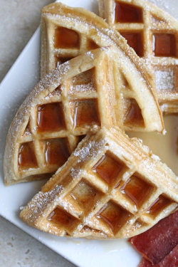 verticalfood:  Buttermilk Waffles  yumyum