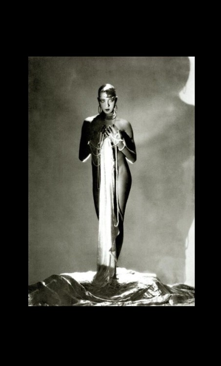 Josephine Baker Nudes &amp; Noises  