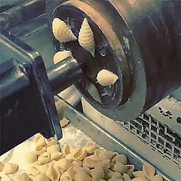 dynastylnoire:  anticipatedrepudiation:  gifsboom:  How It’s Made the Pasta.  It’s exactly like the play-doh factory.  ^^^ 