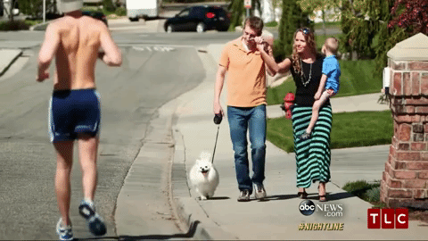algo-hermoso: Why is the baby’s legs so god damn long???