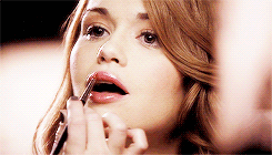 tmhollandss:  teen wolf meme | [½] humans ➜ lydia martin 
