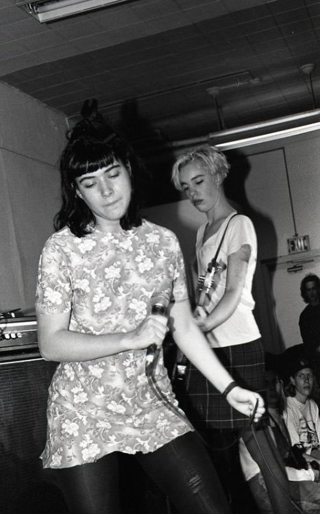 cybergothfreak: Kathleen Hanna and Kathi Wilcox of Bikini Kill