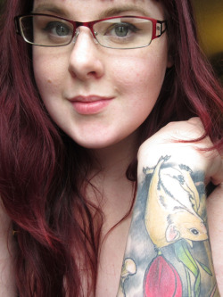 vinyldolly:  I have a love hate relationship with my glasses. For real.  Beautiful!