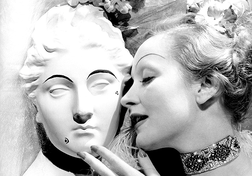 antipahtico:  Marlene Dietrich ~ Cecil Beaton 1935 