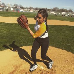 Can&rsquo;t wait for you guys to see my softball video shot with @boldlights &amp; @ockky_bxtvh yesterday ⚾️ by missmeena1