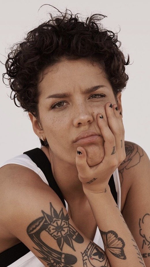 #halsey #halsey Lookscreen #shorthair #white #halsey Wallpaper #wallpaper #rollingstone #curly Hair #halsey