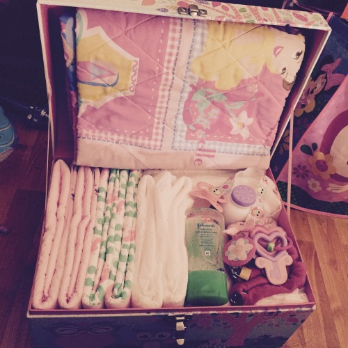 daddyiwantthis: sleepingbeautyyxo:   huggiesandkisses:   sleepingbeautyyxo:   huggiesandkisses:  Little girl things 💕🍼🎀  Where did you get this box??! Is it one that you’re able to lock? I asks so many questions lolll but it’s sooo cute and