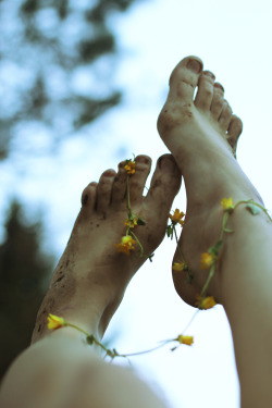 nourishmydirt:  heres mah derty feet again ya enjoy 