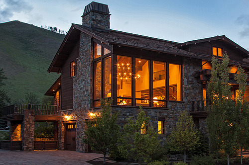 alltheextrastuff:  Can we rent this place for a month, please?