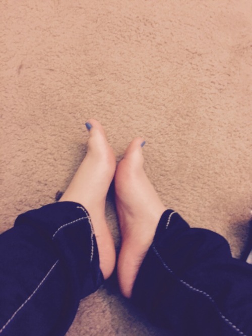 feetandcomics:sierra-marie94:Happy Easter Lovelies :)Love the slow tease of taking off your socks, hon.  Gorgeous feet!