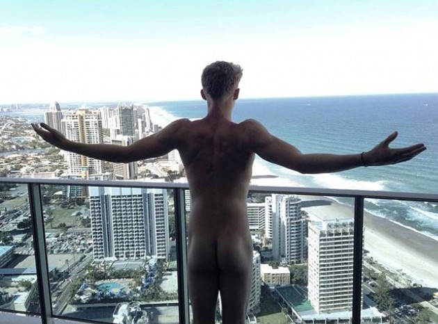 amazingmalenudity:Cody Simpson