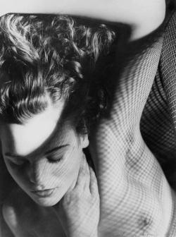 mondfaenger: Jean with wire mesh, 1937Photo
