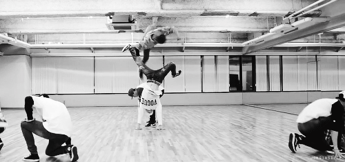 that-free-trickour-dance:  “It’s not even about moves, it’s about style. You remember me by my energy, not my moves." - BBoy Smurf, Zulu Kingz / Boogie Brats  