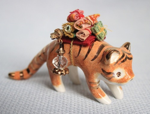 cuccoamongdragons:honoriaw:sosuperawesome:Animal TravelersMarie Claude Roch on Etsy  these are adora