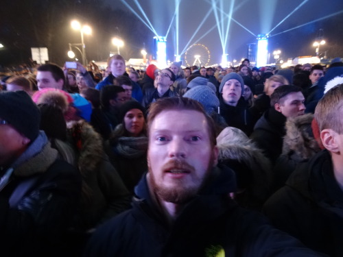grunnotter:  Happy new year!! It was great to be in Berlin to celebrate Silvester @ Brandenburger Tor, it was great with just a little bit too much Glühwein :) 