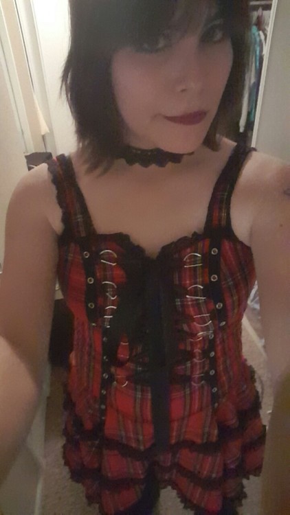 gloomy-sheep:  My friends convinced me to go to the Con Rave