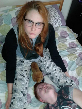 kbearluna:  genderqueer-lafontaine:  In which Kaitlyn looks at Sharon’s wiener