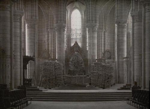 politicallyobsessedscholar: scrapironflotilla: The main altar of the Cathedral Saint-Gervais-et-Sain
