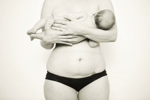 bethanyactually:aspotofgobbeh:“Fed up with the false ideals around post-baby beauty, photograp