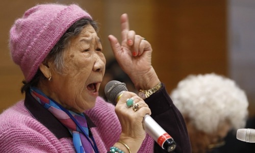 stuffmomnevertoldyou:Japanese sex slavery survivors – called “comfort women” 