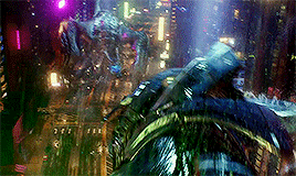 madfilmstudent:Gipsy danger vs Otachiin Pacific Rim(requested by @chanw00kpark​)