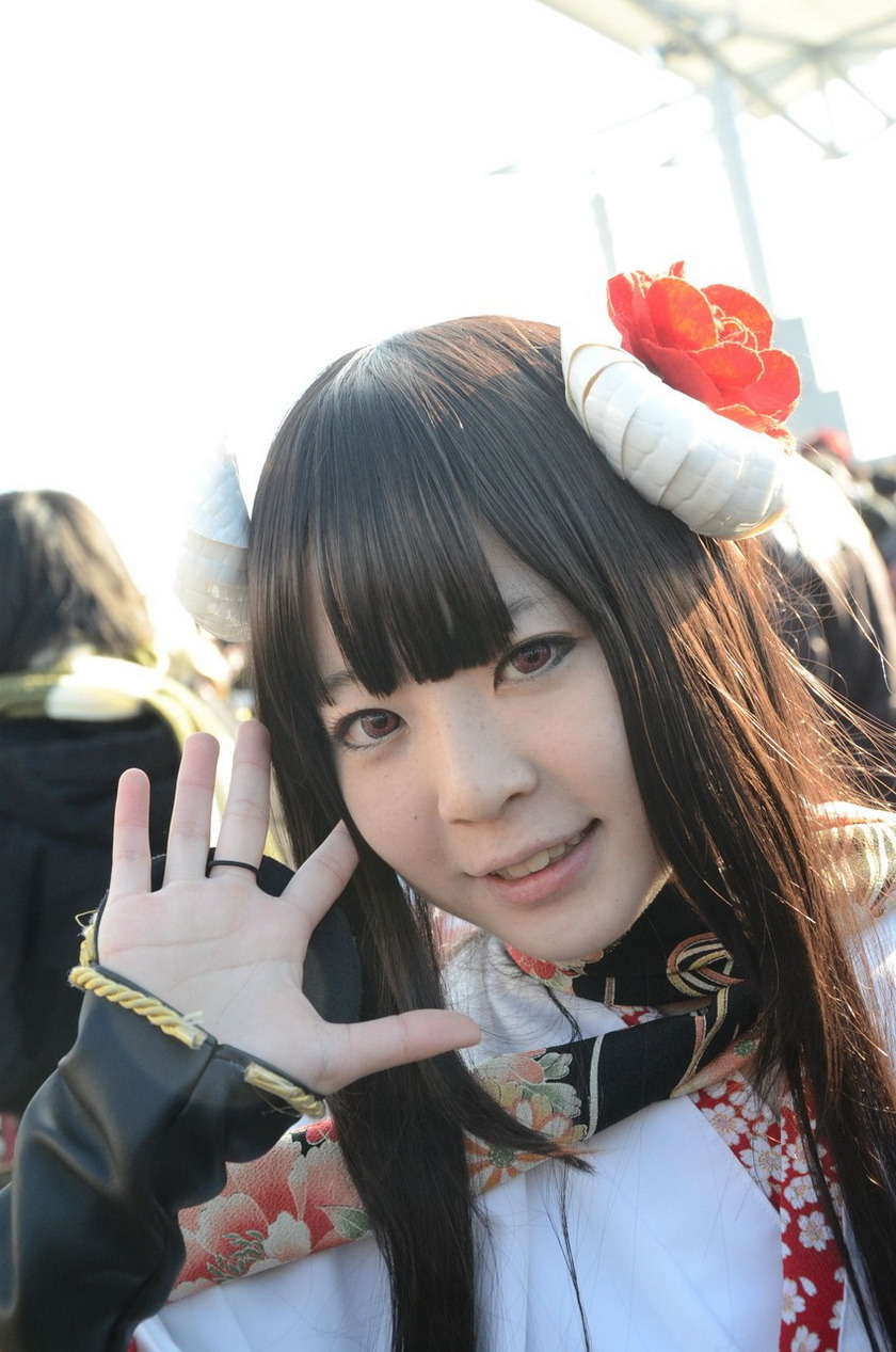 hotcosplaygirl:  Cosplay girl http://bit.ly/10yMTK6 