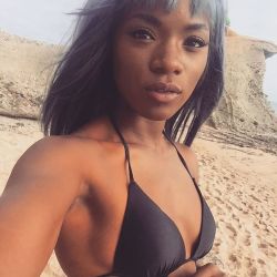 naked-african-girl:  Ana Foxxx beach selfie