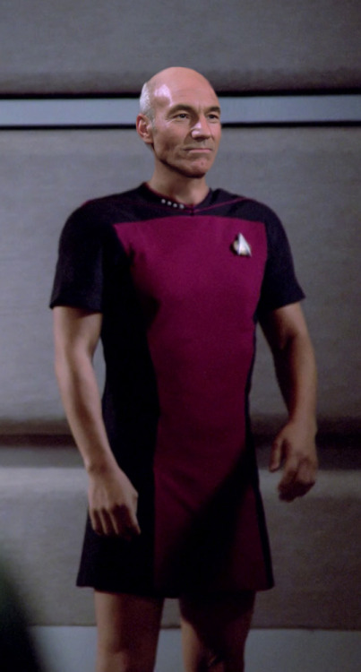What if the TNG crew had all worn the unisex “skant” uniforms? Check out my gallery of s