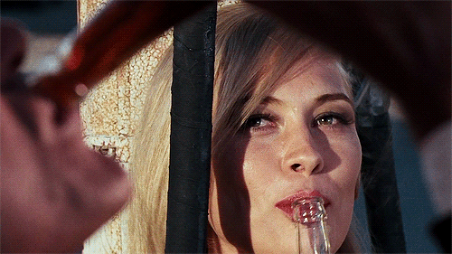 theroning:  Bonnie and Clyde (dir. by Arthur Penn,1967). 