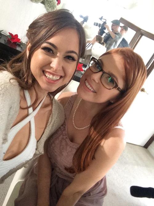 gorgeouspornstars:  Riley Reid & Penny Pax  Cuties!