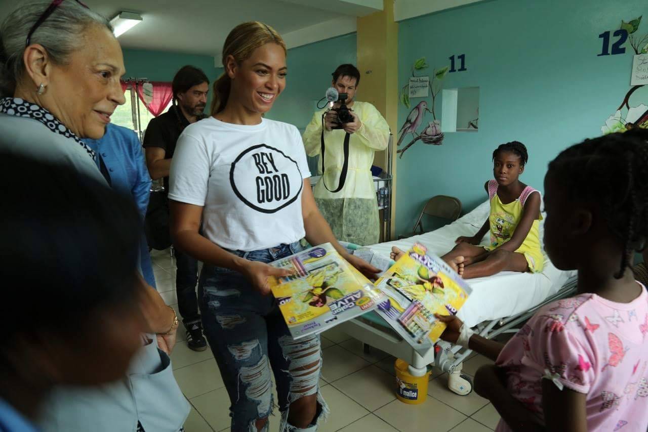 beyonce-is-irreplaceable:  Beyoncé in Haiti
