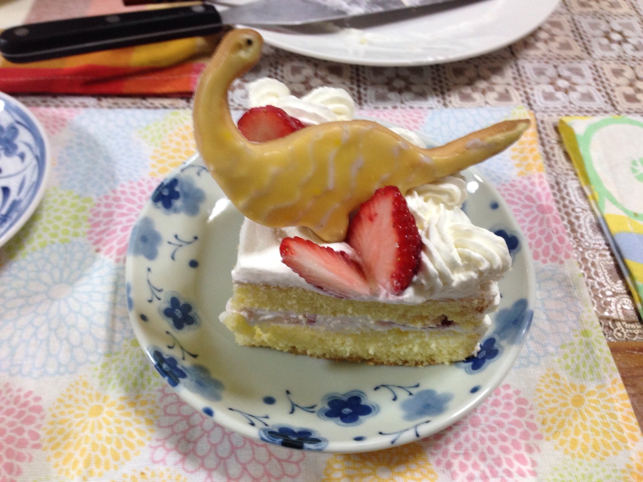 tomomil:  誕生日を迎えた家族にお祝いのケーキを。 ケーキ屋さんみたいなふわふわ軽いスポンジは、どうしたらできるのでしょうか。