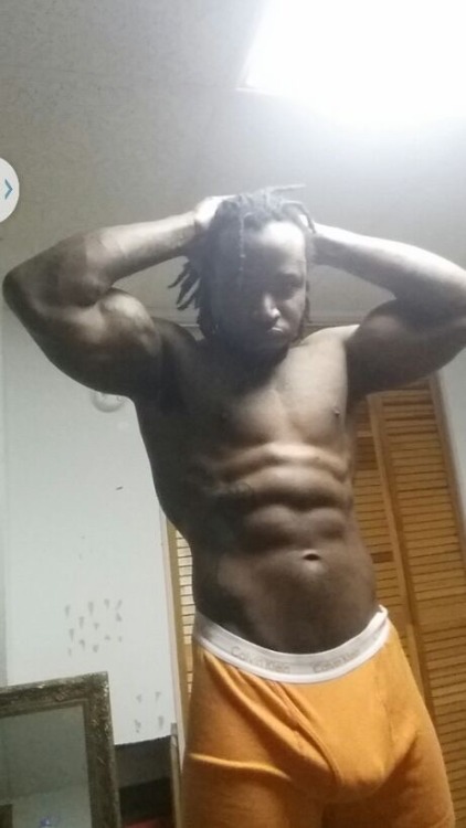 iwillsuckit4you:  st8hoodshit:  DMV nigga  Dark and lovely