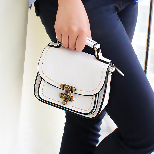 tbdresslove:  flap crossbody bag==&gt; hereSelected Items On Sale up to 80% OFF$10