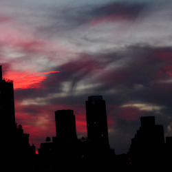 lov-eswift:  So the sunset actually looked like this in New York City the other day  