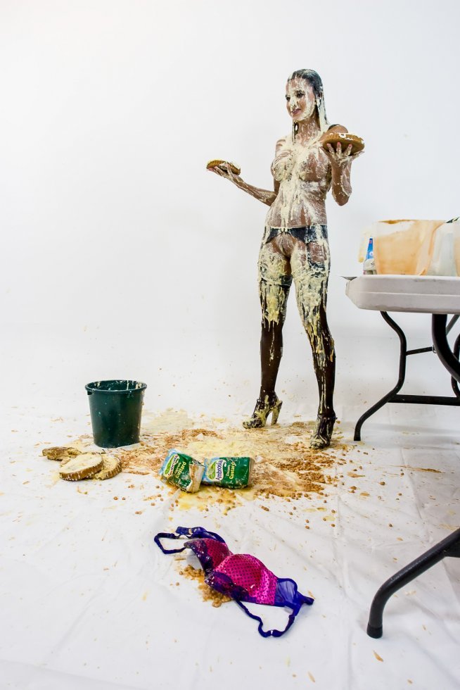 wampicsandgifs:  Sasha at the Glamour Gunge Picture Store