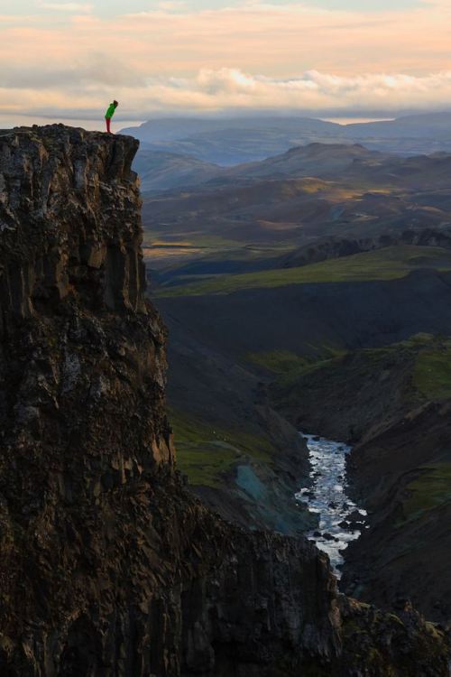 On the edge, Árnessýsla / Iceland (by Stefano Roverato).