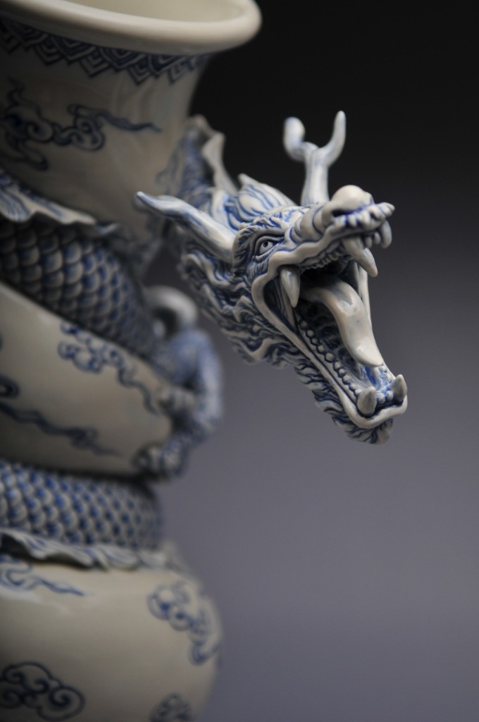 crossconnectmag:  reblog from art-and-fury: Johnson Tsang - A dragon plate / A