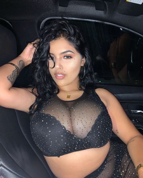 dsizebooblover:  Sexy as Fuck!!  adult photos