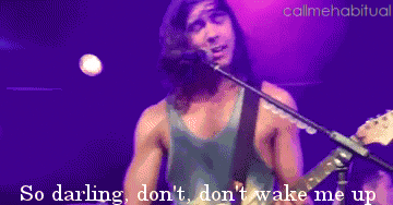 hated-and-helpless:  callmehabitual:  Vic Fuentes + "darling"  http://www.youtube.com/watch?v=Pi4E5xFFF9w 