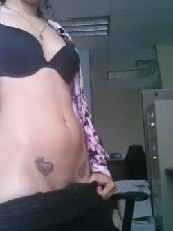 harleynjoker:  ynglatinmilf:  Its getting hot at work………. please reblog ynglatinmilf.tumblr.com  I love naked at work pics, they’re so naughty  Me too!  Everyone should participate