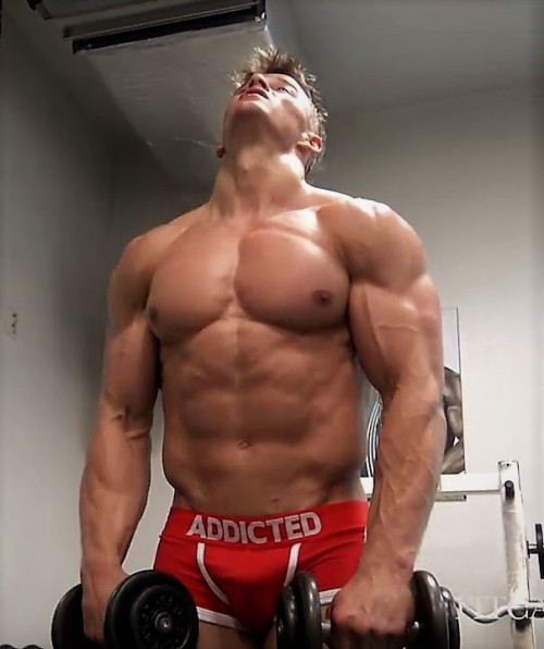 muscledjock:btdfrombefore:Daddy knows best and makes the decisions.  You don’t need to think.  Grow 