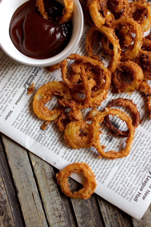 thekitchenfrontier:  Crispy Barbecue Onion Rings • Kitchen Simplicity 