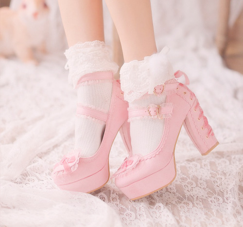 overly-sweet: ♡ Cute shoes ♡ Use code: overly-sweet for a 10% discount on any item from sanrens