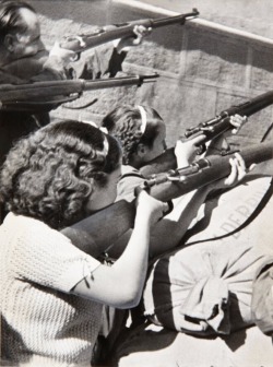halfnasty:   Spanish Civil War  Women at
