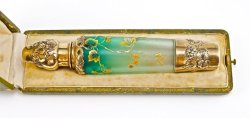 cair–paravel:Scent bottle, Daum, 1890s.