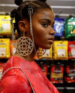 wandering-songstress:  Ogbewi Imade backstage at Area Fall 2019