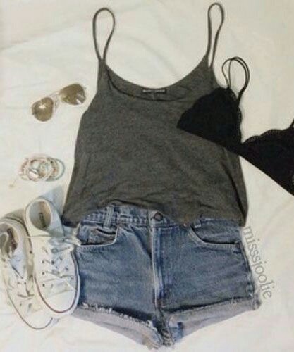 Ahh when did I get 7.7k ??? What?? I’m not worthy :(( this outfit goes out to @rachelrebecca26