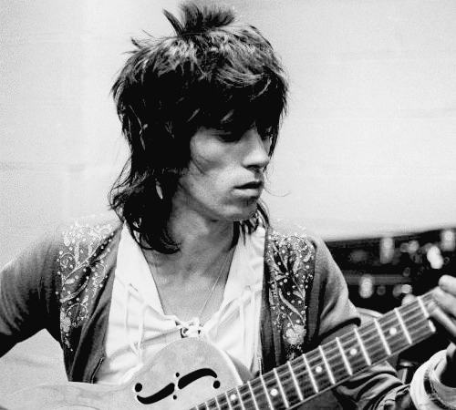 sheismylittlerocknroll-blog1:Keith Richards backstage at Madison Square Garden, 1969© Joe Sia