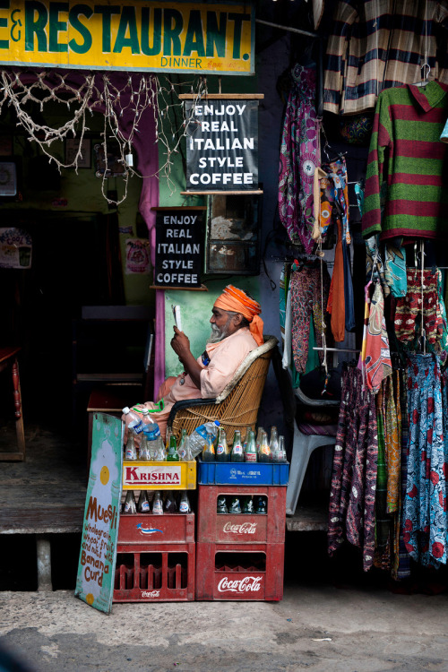 nevver:  It felt as if one’s entire world was one, long Sunday afternoon. Nothing to do. Nowhere to go. Steve McCurry